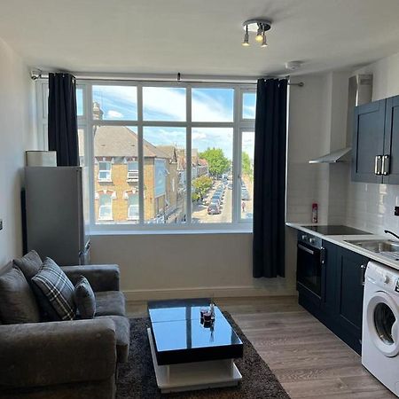 Modern Apartment In London Фінчлі Екстер'єр фото