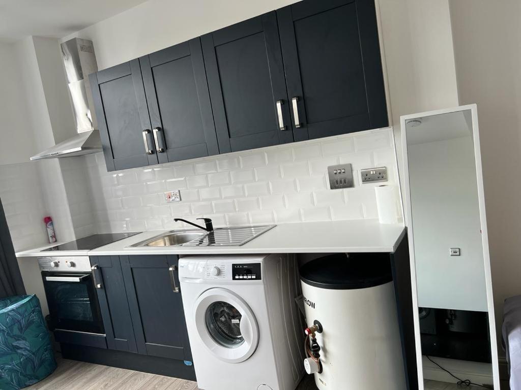 Modern Apartment In London Фінчлі Екстер'єр фото